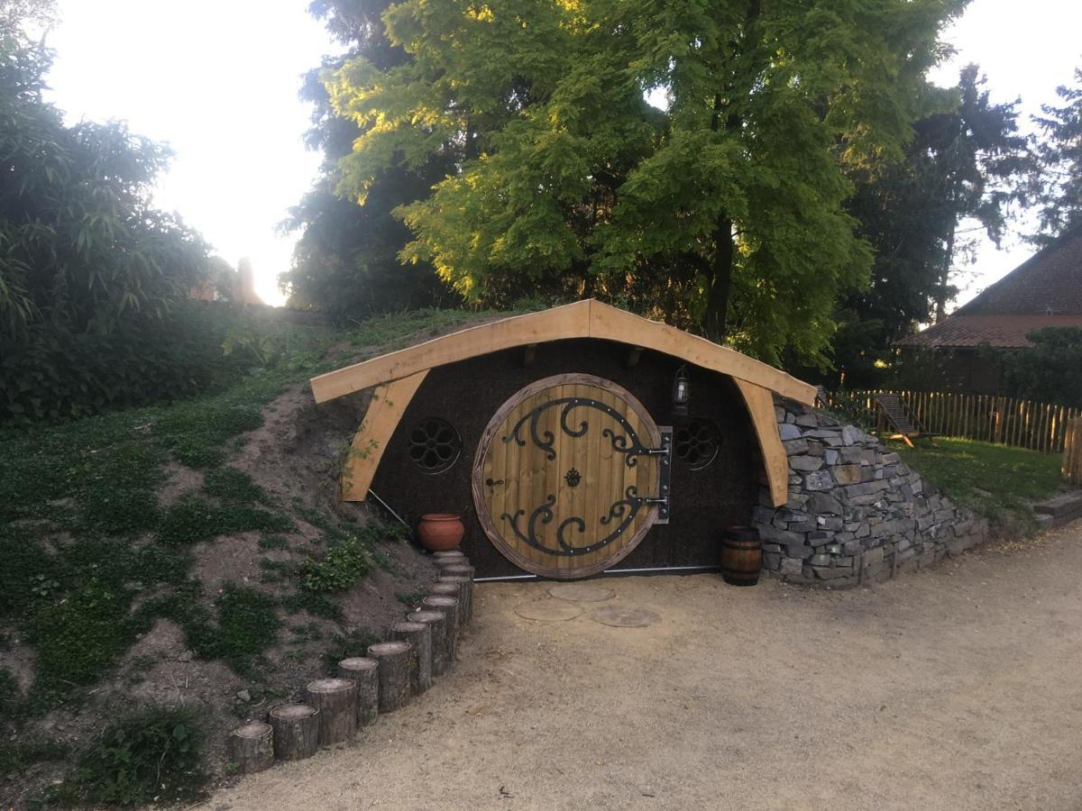 Domaine De Carnin Hotel Beloeil Exterior photo